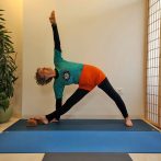 אוטיטה טריקונאסנה כף רגל על קובייה עגולה